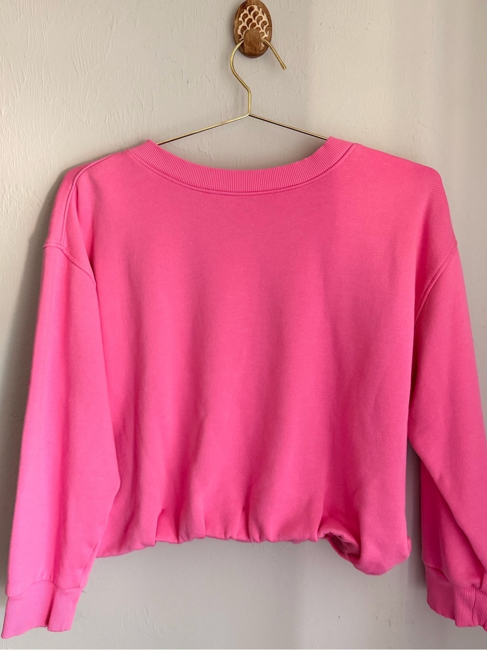 Universal Thread Bright Pink Cropped Crewneck Sweatshirt